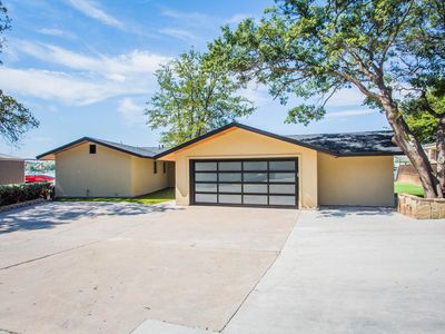 25 E Lakeshore Dr, Ransom Canyon, TX, 79366