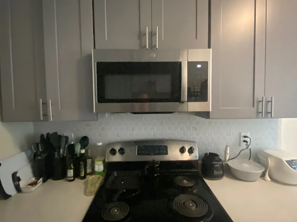 822 Huntington Ave #4R