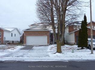 1104 Acadia Dr, Kingston, ON K7M 8V7