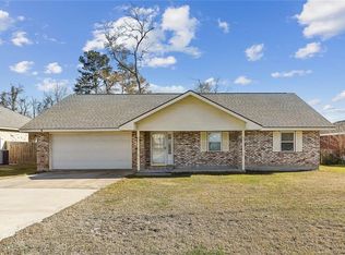 1741 Mill Garden Dr, Ponchatoula, LA 70454
