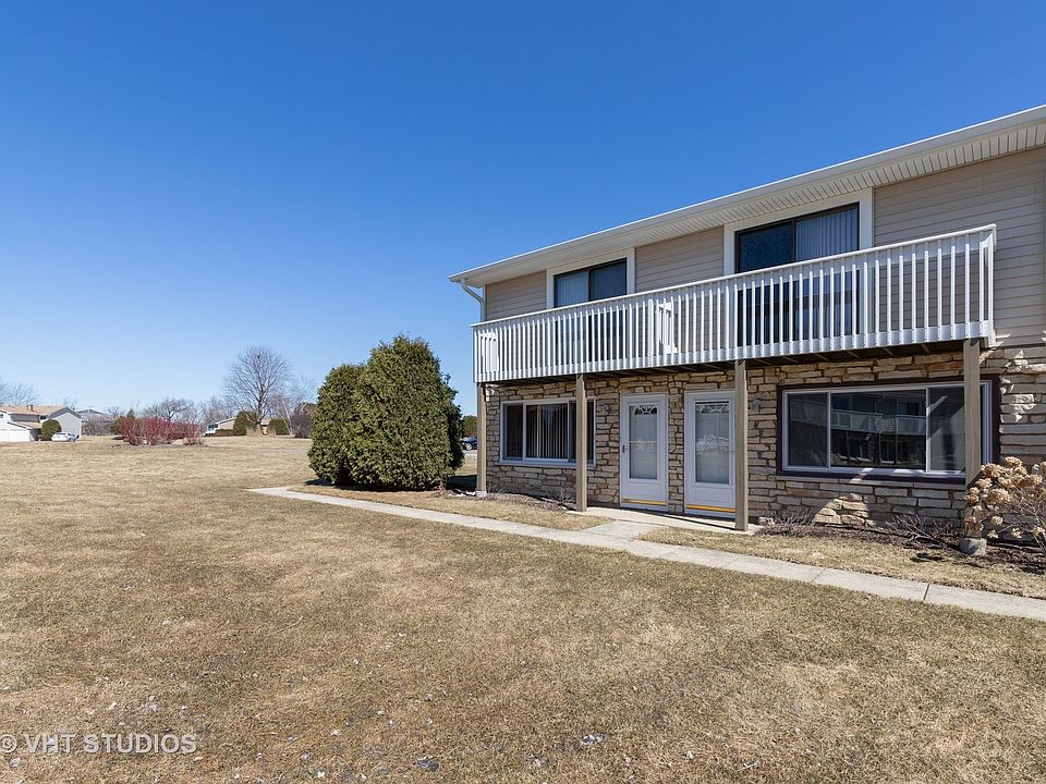 1st image of 17427 W Chestnut Ln #0