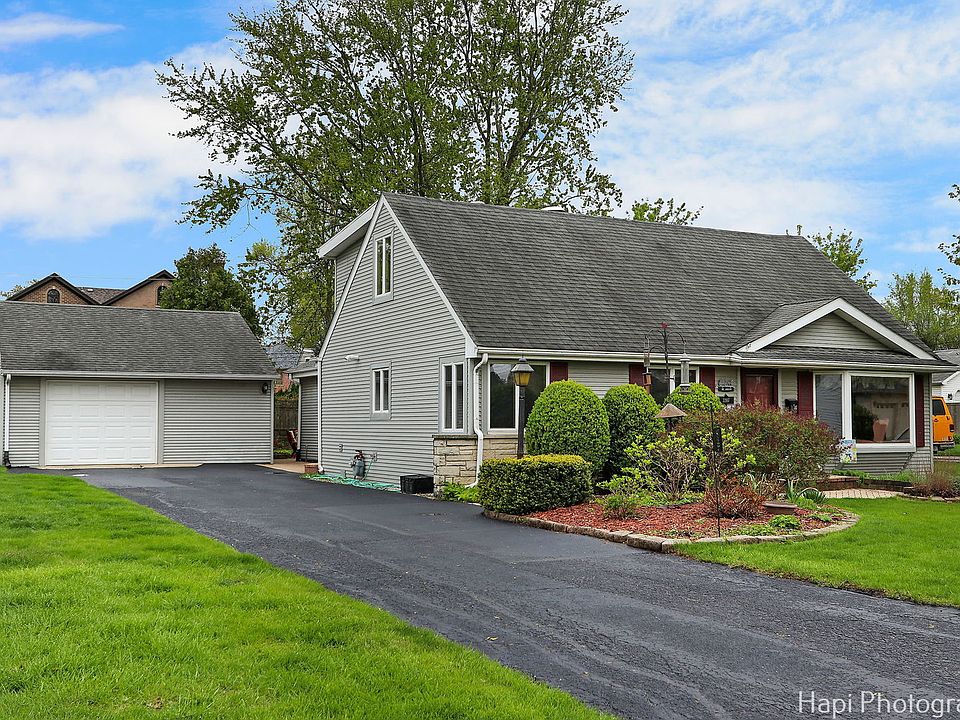 2nd image of 3207 Knollwood Ln
