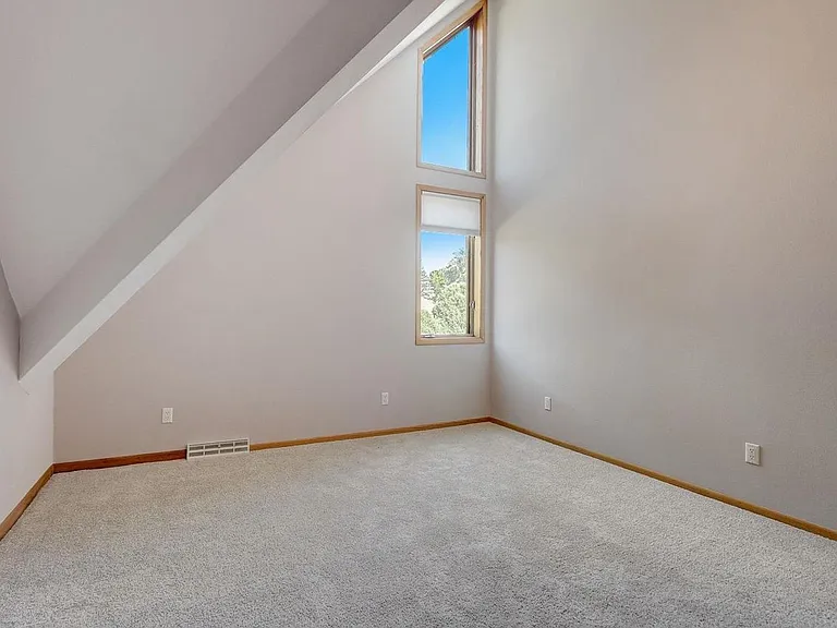 7653 Farmington Way — Photo 10