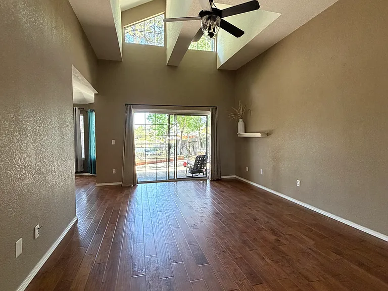 9328 Laguna Lake Way — Photo 6