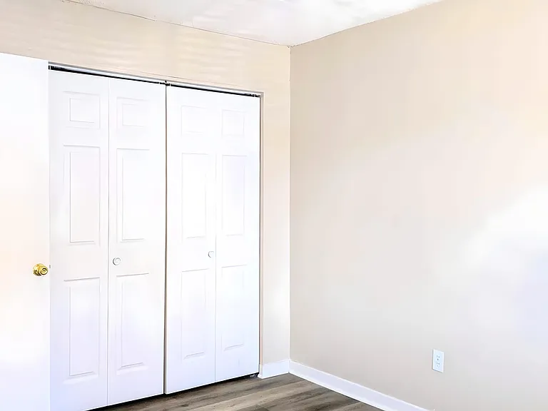 1067 Van Dyke St — Photo 53