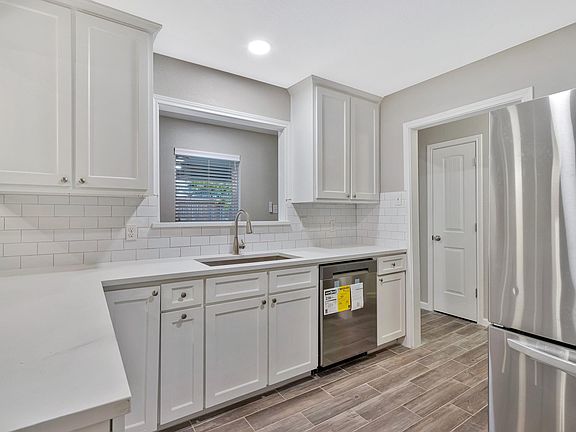 4th image of 14723 Birchridge Dr