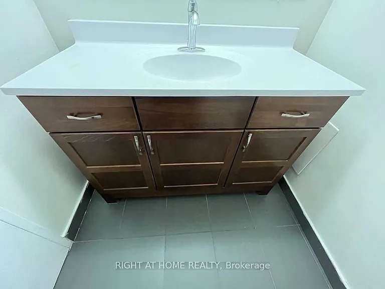 3650 Kaneff Cres #3202 — Photo 14