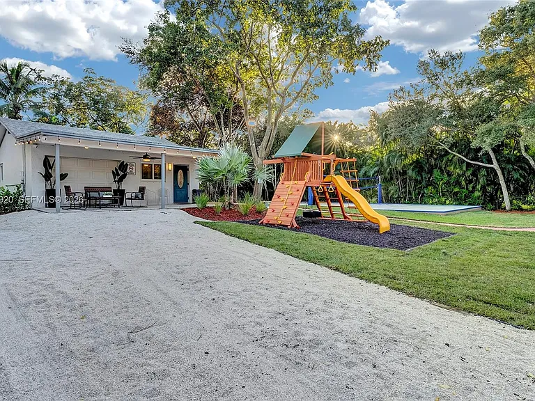 14330 SW 20th St — Photo 55