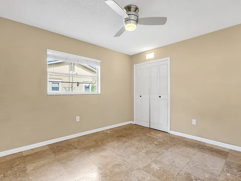 320 Heather Ave — Photo 15
