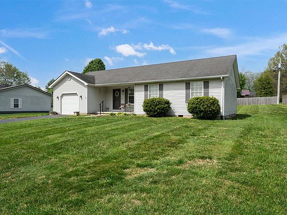 3rd image of 105 Creekwood Dr