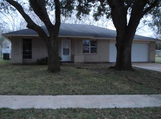 1900 Stonesthrow Dr, Bay City, TX 77414