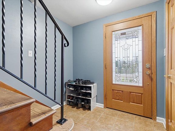 3rd image of 13 Cabindale Dr