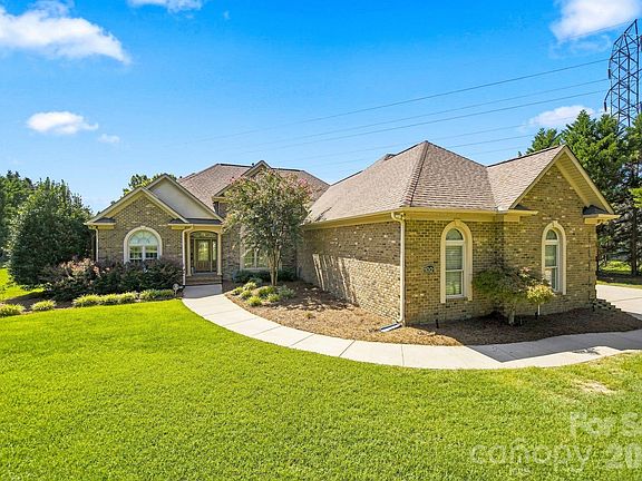 2nd image of 1001 Heritage Acres Dr