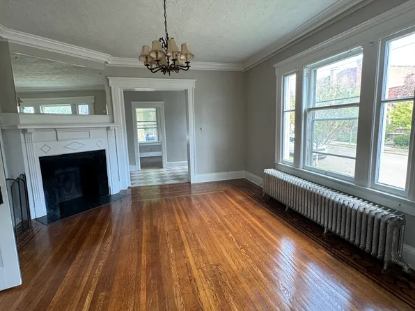 82 Oakdale Ave, Akron, OH 44302