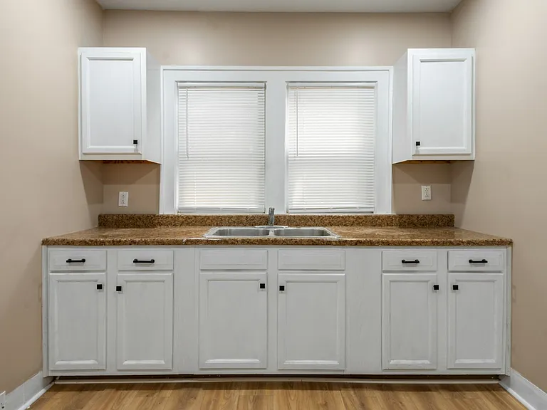 12805 Watterson Ave — Photo 10