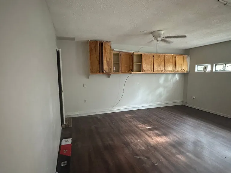 3514 Sabine Ave — Photo 4