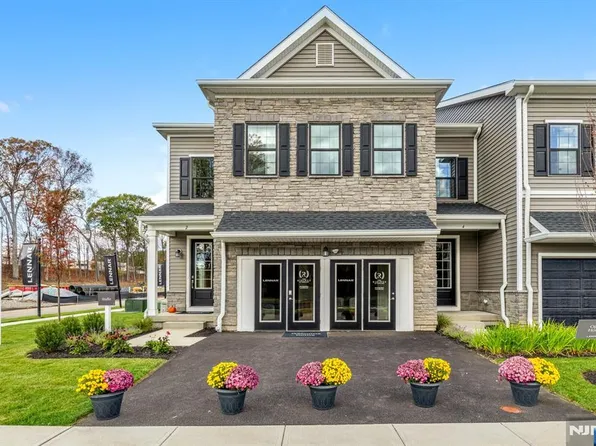 4 Trotter Way, Oakland, NJ 07436