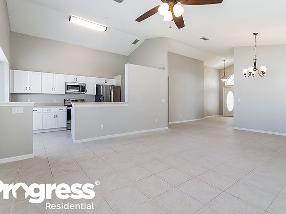 3rd image of 3143 Erskine Dr