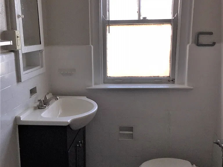 LaSalle Apartments — Photo 21