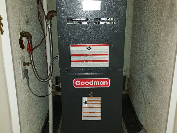 Energy efficient HVAC system w/ programmable thermostat