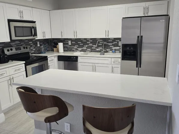 7580 Regency Lake Dr, Boca Raton, FL