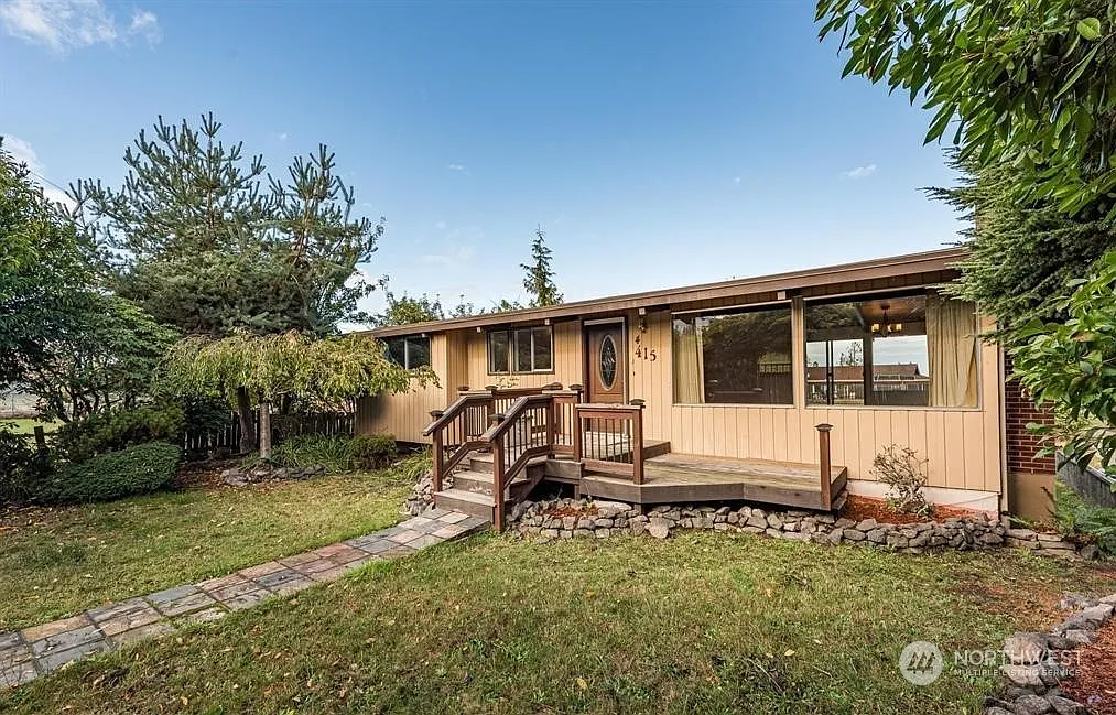 415 E Park Avenue photo 1