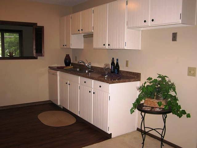 1st image of 4401 Parklawn Ave APT 107