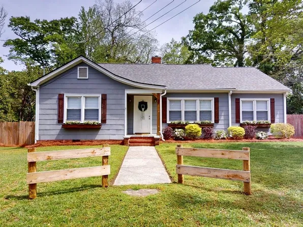 69 W Stephens St, Winder, GA 30680