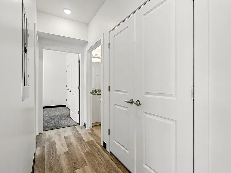118 N 400 W — Photo 32
