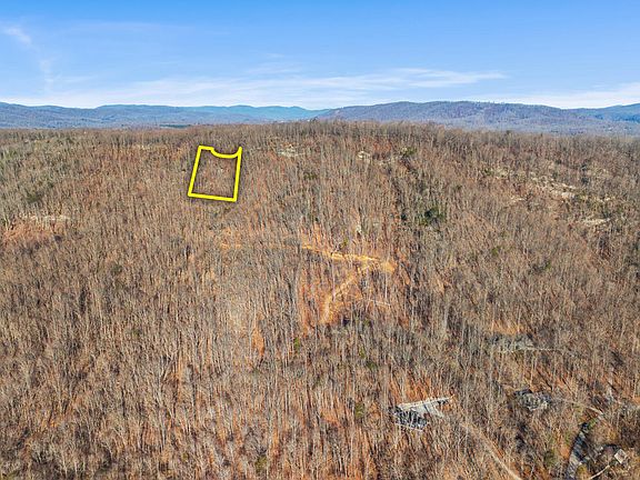 3rd image of 207 Eagle View Ln