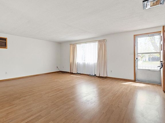 4th image of 2405 Chama Ave