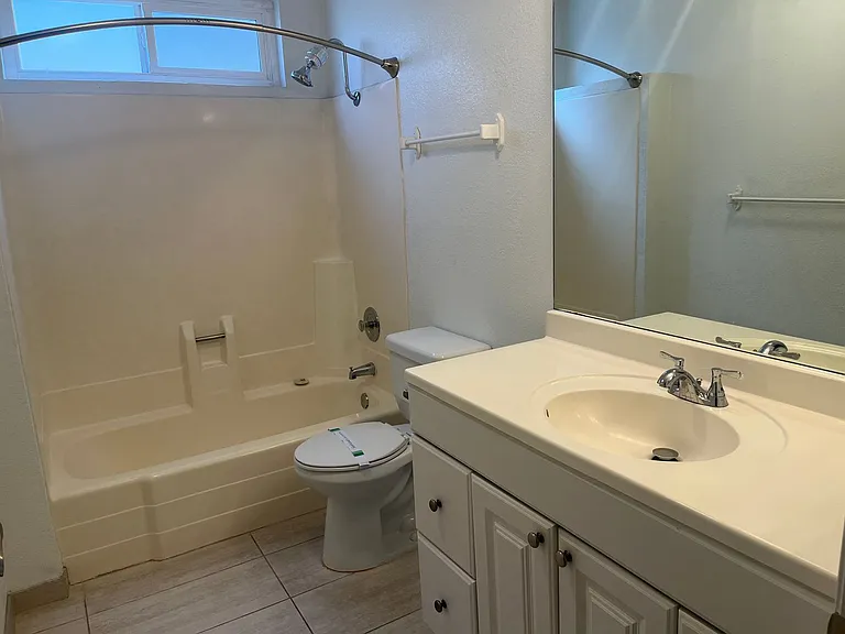 2228 Manchester Ave — Photo 11