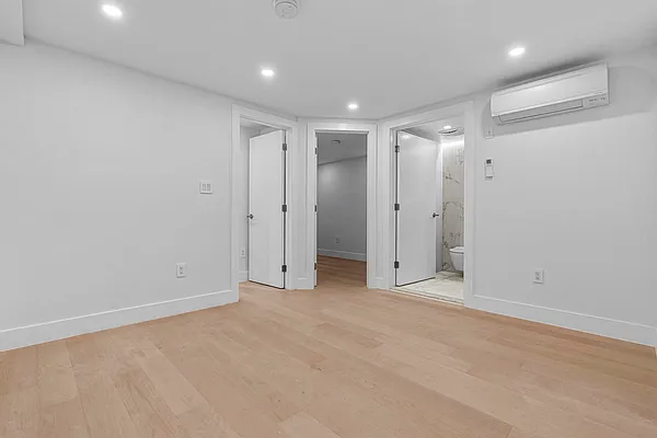 Rented by Compass | media 14