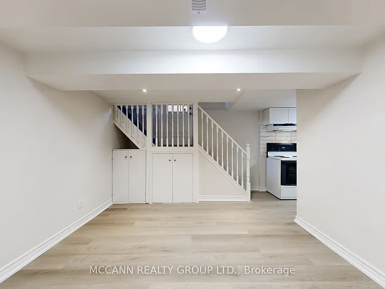 496 Northcliffe Blvd #BASEMENT — Photo 5