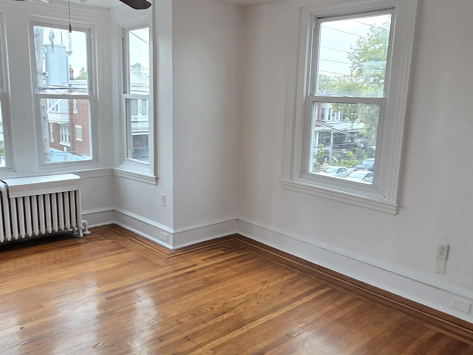 1 bed, 900 sqft, $1,100 — Photo 2