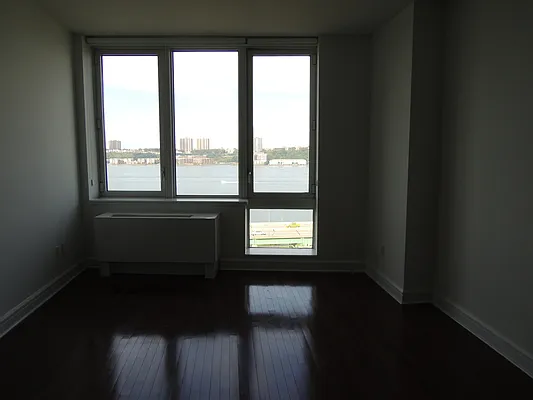 Rented by Toshiko Takahara, Lreb | media 5