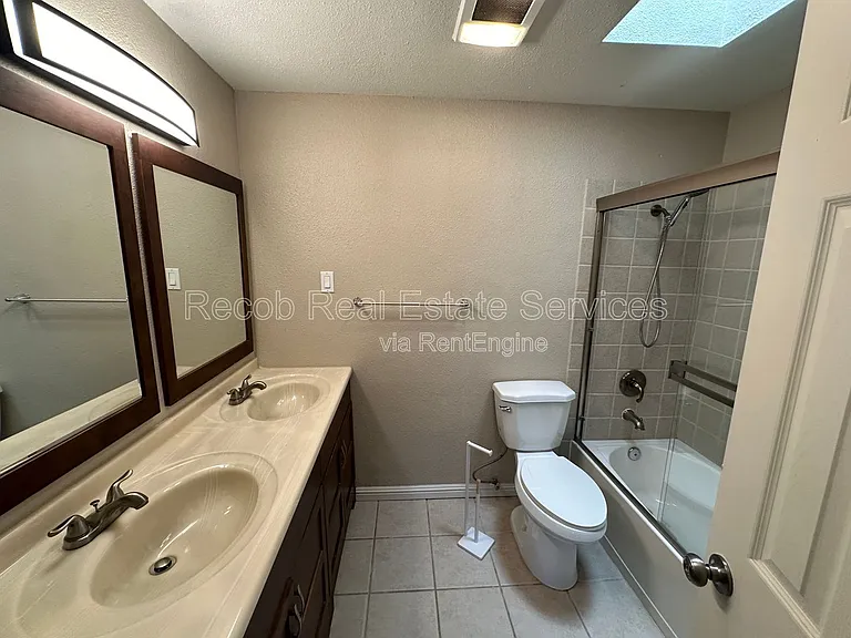 3002 Skipper St — Photo 9