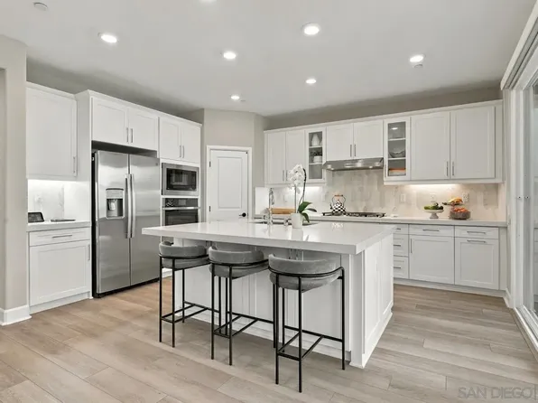 8246 Waverly Ln, San Diego, CA 92129