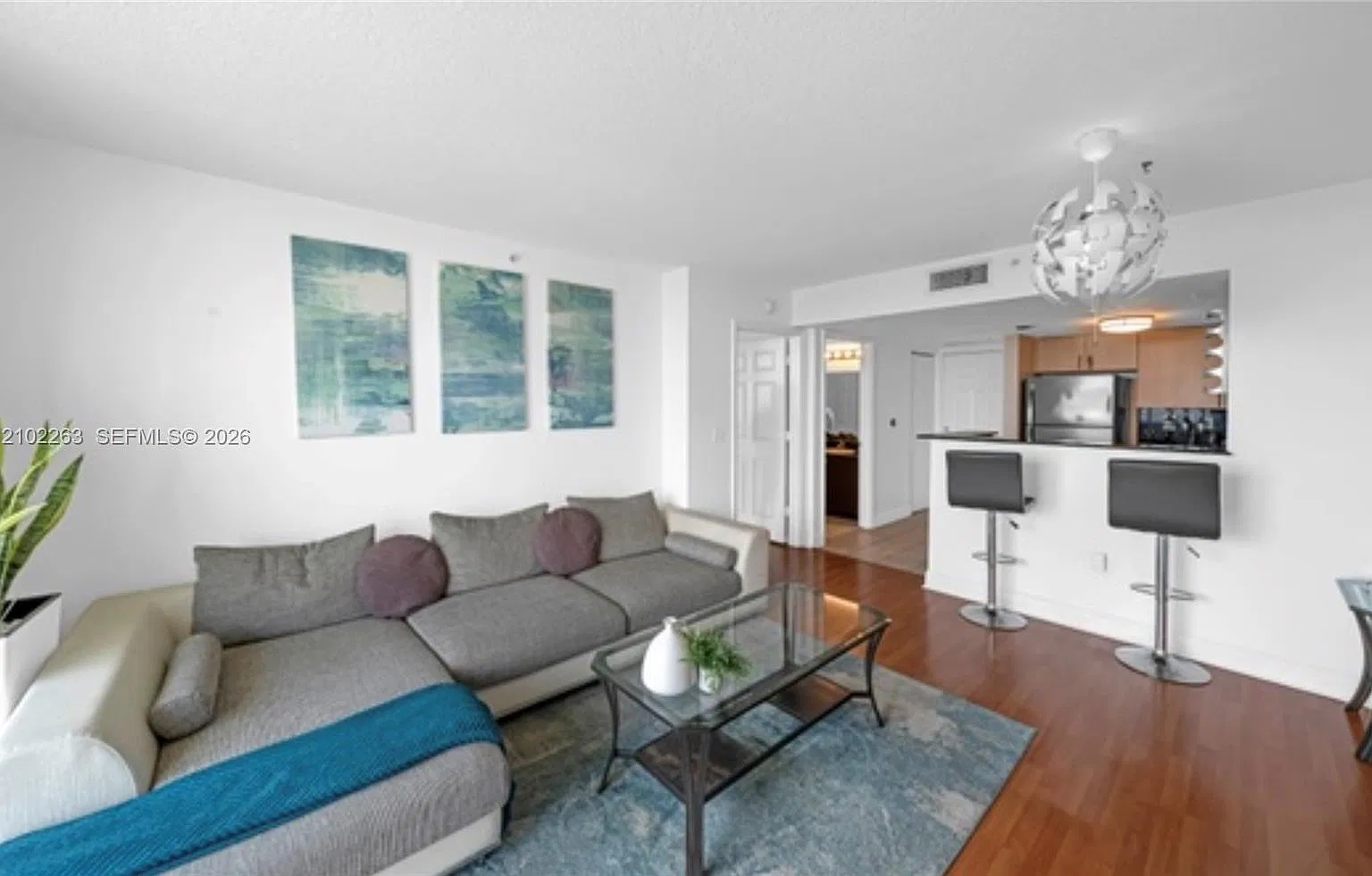 1 bed, 785 sqft, $2,450 — Photo 2