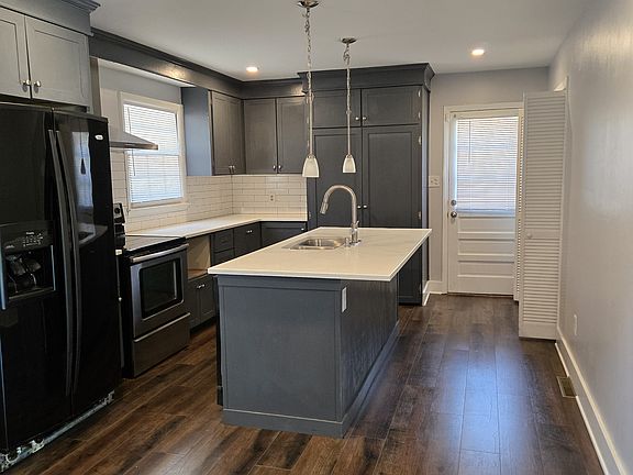 5th image of 7657 Picardy Pl