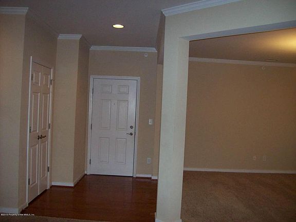 3rd image of 633 Claire Ln