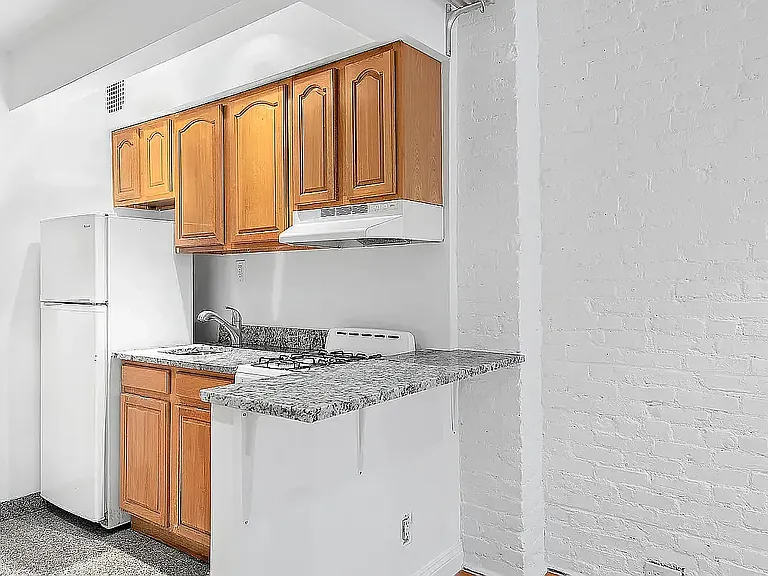 84 E 3rd St #3A — Photo 4