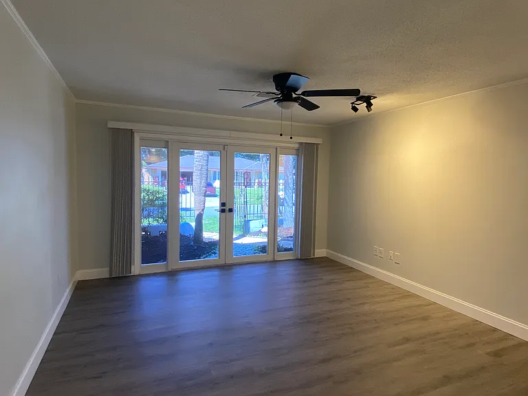 609 Parkwood Ave — Photo 6