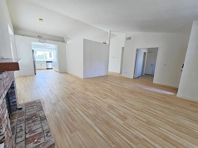 1540 Belmont Park Rd — Photo 6