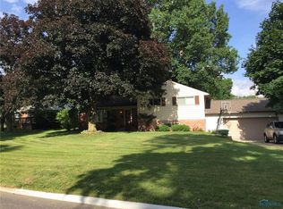 2057 E Crest Dr, Toledo, OH 43614
