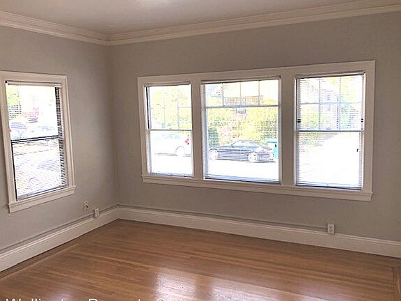 2nd image of 35 Yosemite Ave APT 1