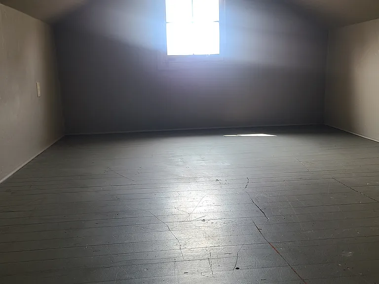 102 S Chestnut St — Photo 11