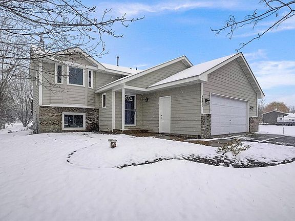 3rd image of 8575 Palmgren Ave NE