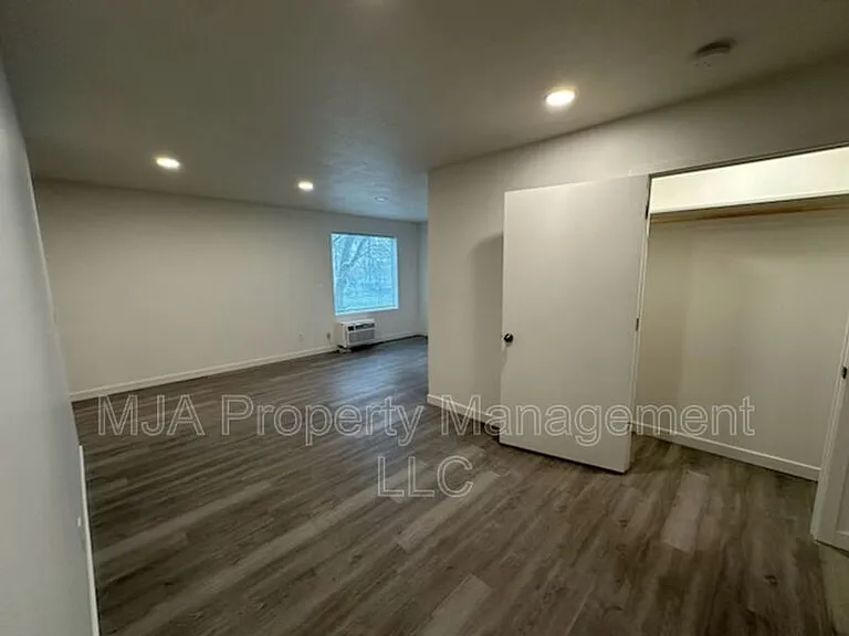 500 E Fort Union Blvd #B1 — Photo 11