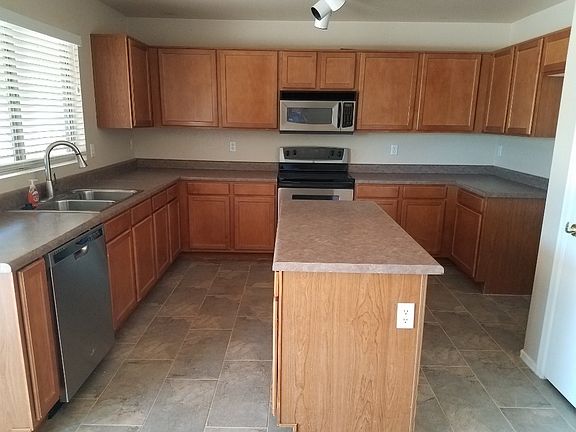 4th image of 16287 N 159th Dr